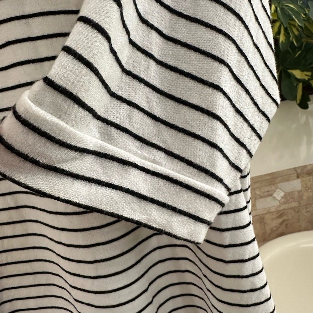 Pink Clover Striped Elbow Length Short-Sleeve Hoodie Shirt White & Black Size XL - Picture 6 of 6